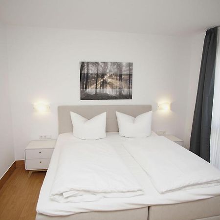 Strandnah Mit Terrasse, Gratis Nutzung Vom Ahoi Erlebnisbad Und Sauna In Sellin - Strandhaus Moenchgut Fewo06 Lobbe Exterior foto
