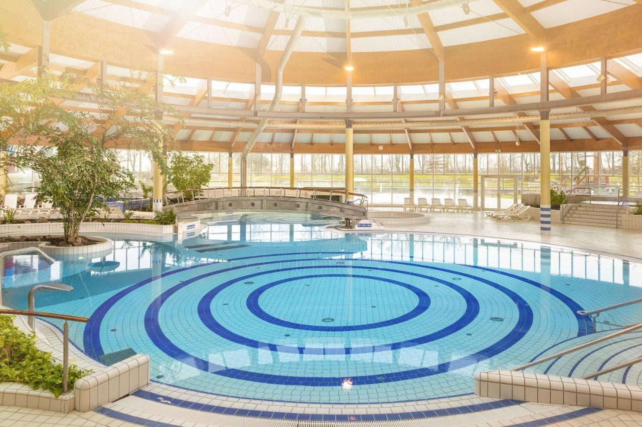 Strandnah Mit Terrasse, Gratis Nutzung Vom Ahoi Erlebnisbad Und Sauna In Sellin - Strandhaus Moenchgut Fewo06 Lobbe Exterior foto