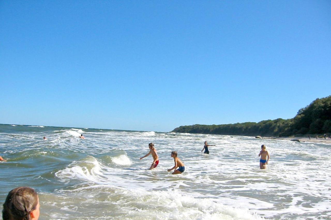 Strandnah Mit Terrasse, Gratis Nutzung Vom Ahoi Erlebnisbad Und Sauna In Sellin - Strandhaus Moenchgut Fewo06 Lobbe Exterior foto