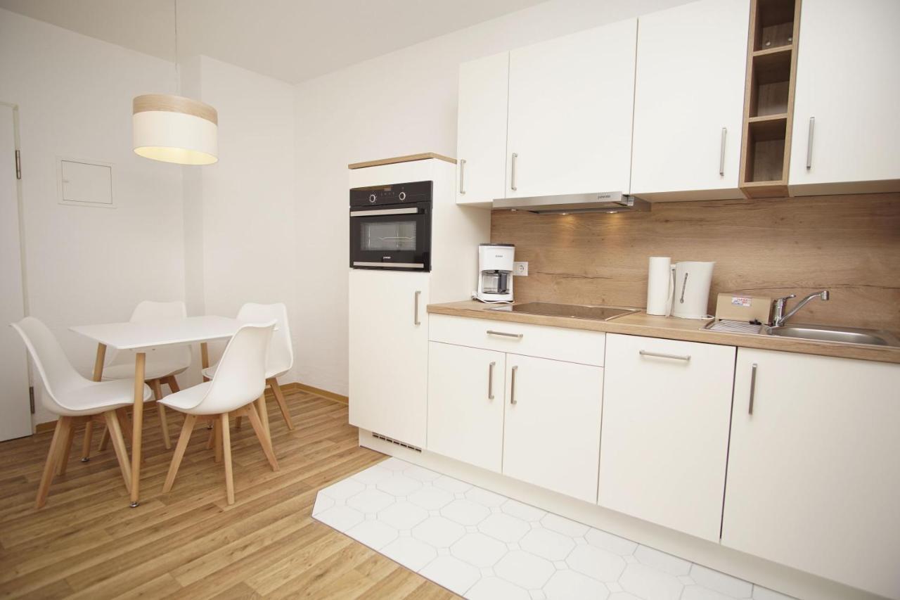 Strandnah Mit Terrasse, Gratis Nutzung Vom Ahoi Erlebnisbad Und Sauna In Sellin - Strandhaus Moenchgut Fewo06 Lobbe Exterior foto